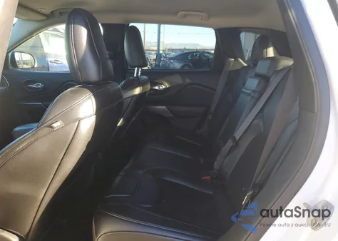 2019 Jeep Cherokee Latitude Plus z USA, uszkodzony, nr VIN 1C4PJLLB4KD242117